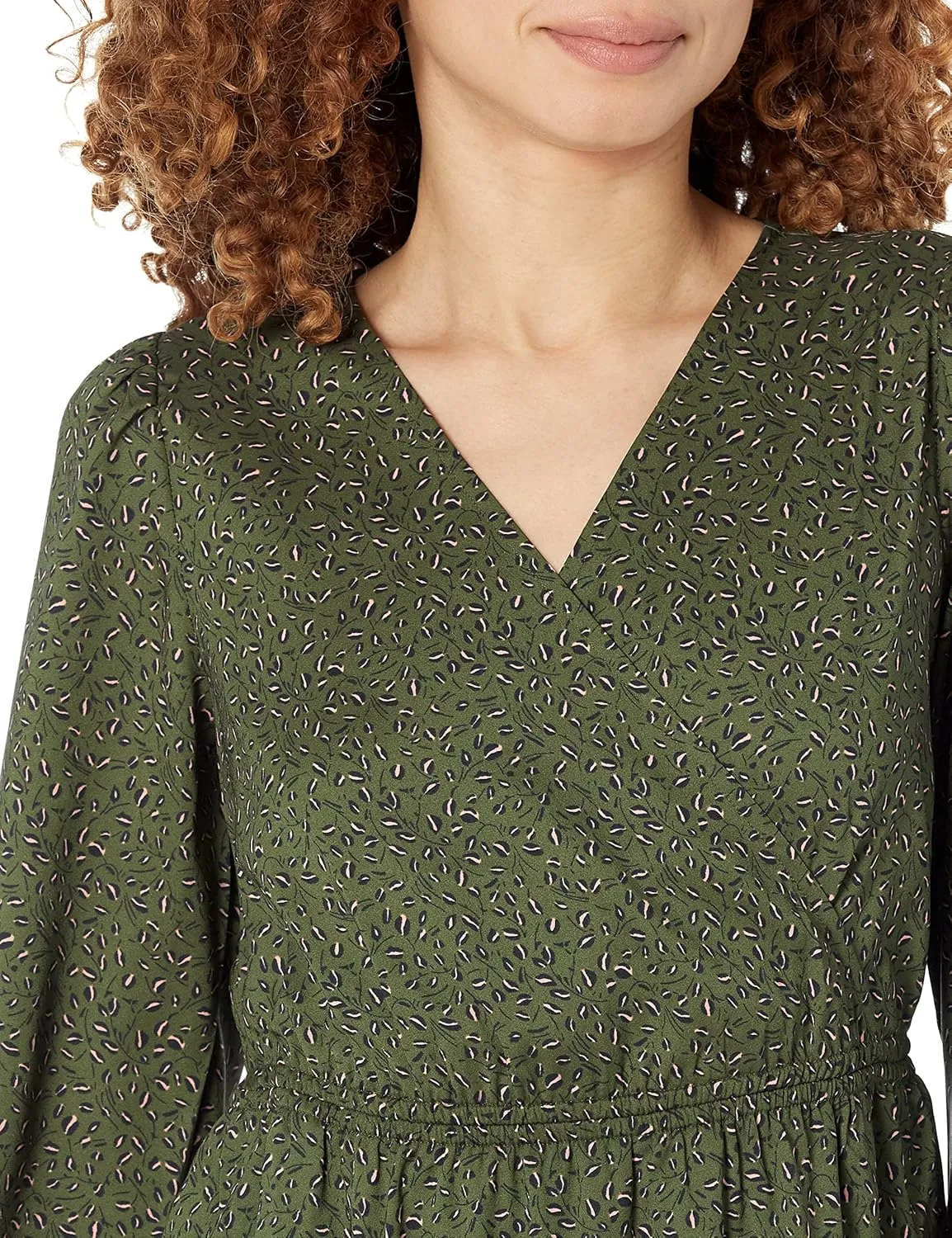 Amazon Essentials Women's Lightweight Georgette Long Sleeve V-Neck Midi Dress (Available in Plus Size)