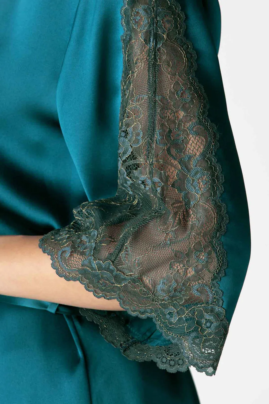 Larena Evening Short Silk Robe